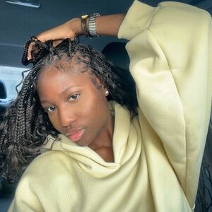 Meet your Posher, Efemena